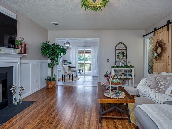 5th image of 215 Village Walk