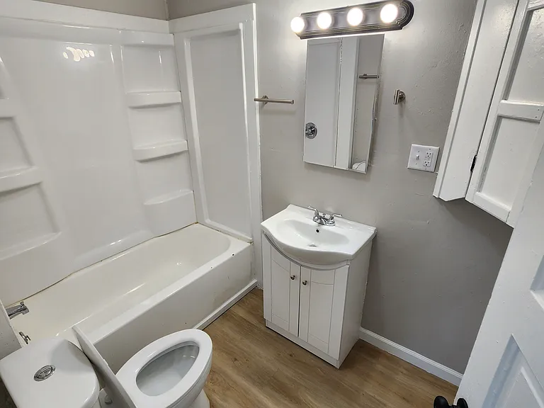 147 Wallace St — Photo 7