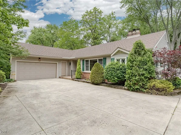 2443 Ridgewood Rd, Akron, OH 44313