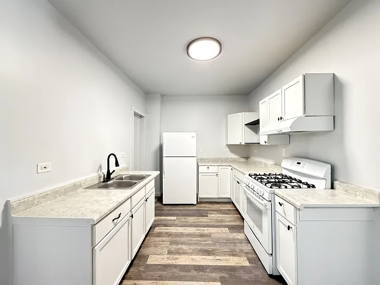 6018 W North Ave #3 — Photo 2