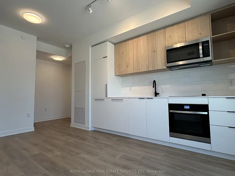 1185 Dupont St #1211 — Photo 13