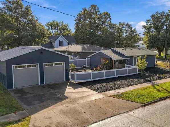 702 N 5th Ave, Washington, IA 52353