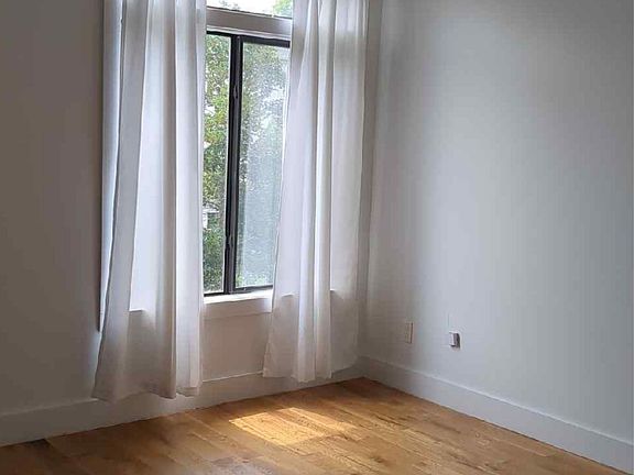 3rd image of 1710 Nassau St #1