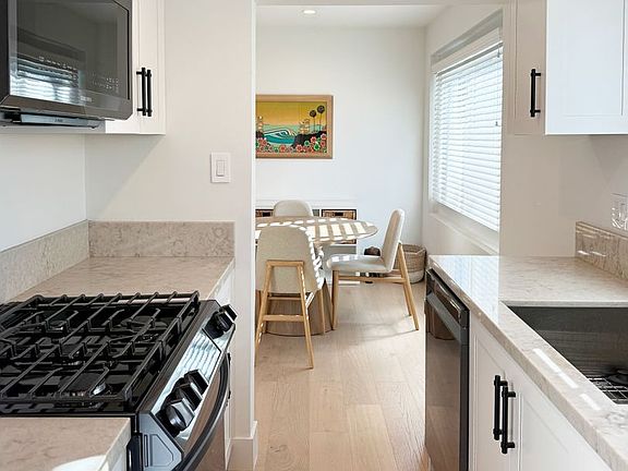 5th image of 121 8th St APT C