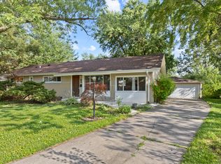 65 Des Plaines Ln, Hoffman Estates, IL 60169