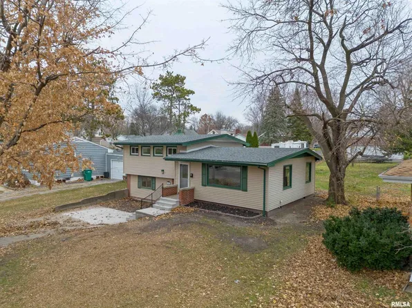 1431 N West St, Galesburg, IL 61401