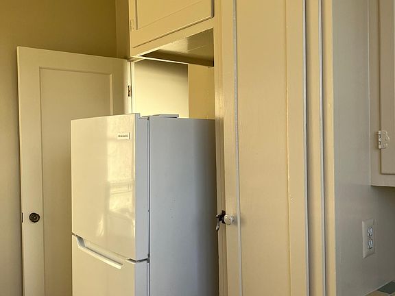 4th image of 700 E 24th St APT 306