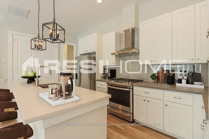 3 bed, 2.5 bath, 1474 sqft, $2,025 — Photo 3