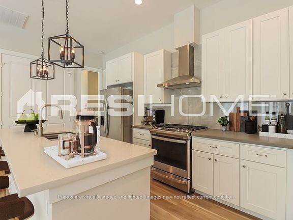 3rd image of 5720 Beall St #B
