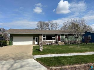 800 S Relanto St, Freeman, SD 57029