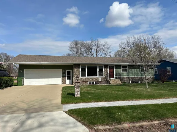 800 S Relanto St, Freeman, SD 57029