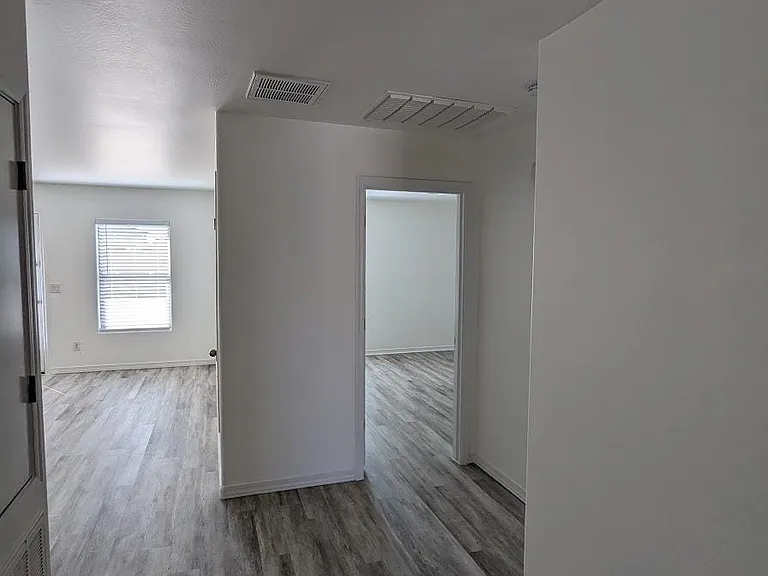 123 E Watson Pl — Photo 17