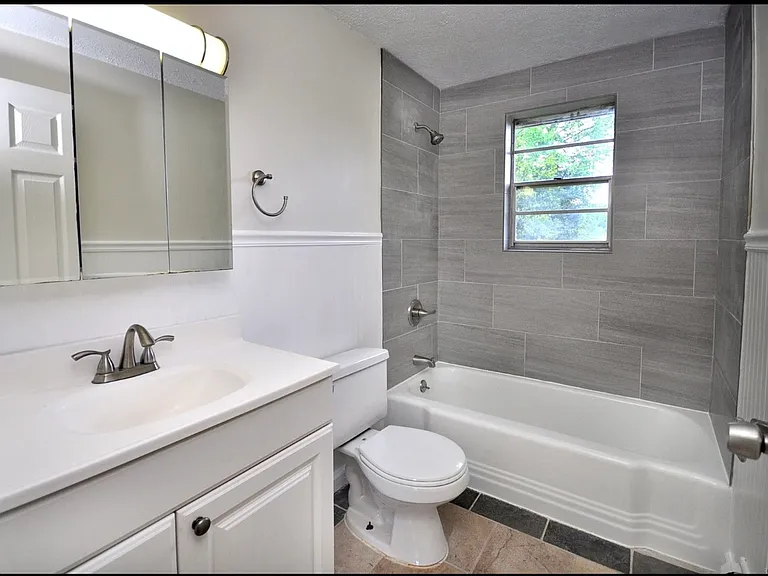 571 Hartford Rd #5 — Photo 10