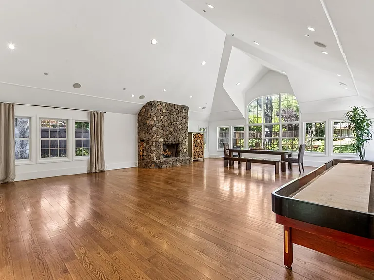 1156 Butterfield Rd — Photo 13