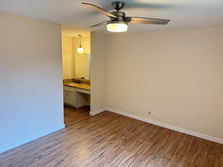 1756 Plymouth Ct #B — Photo 18