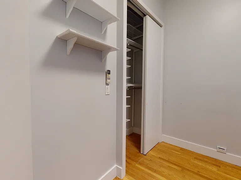 264 W 22nd St #2 — Photo 5