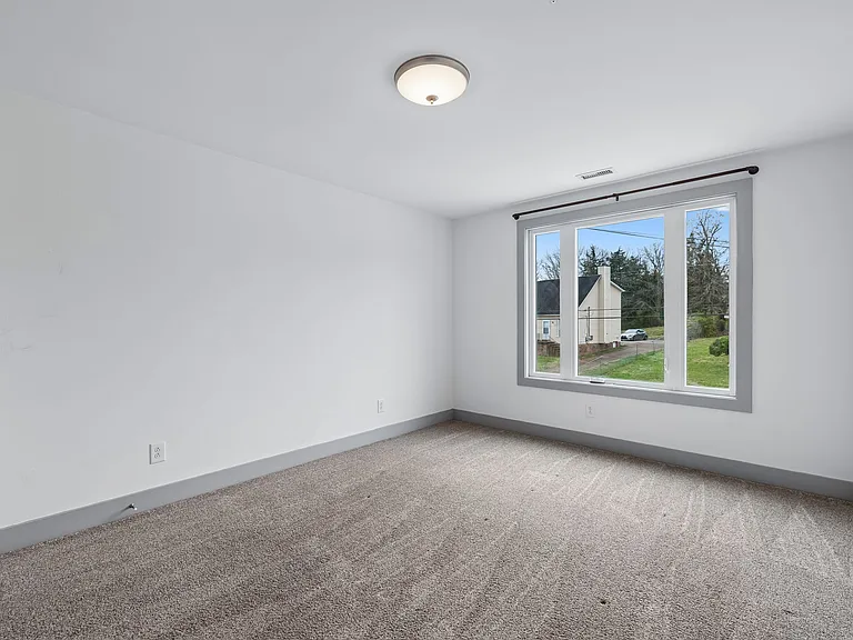 720 Flint Ridge Dr — Photo 13