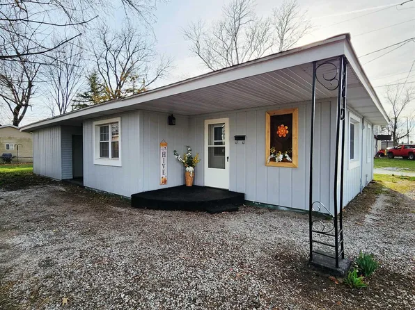 105 W 15th St, Winamac, IN 46996