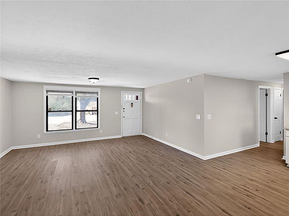 2nd image of 5 Knob Dr