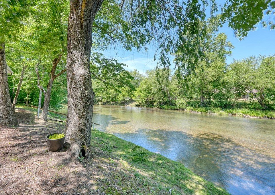 40th image of 198 Riverbend Dr