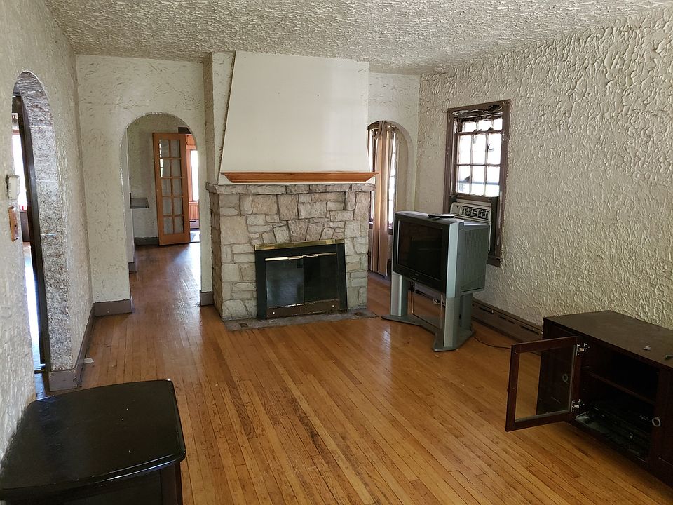 2nd image of 7652 Wilcox St