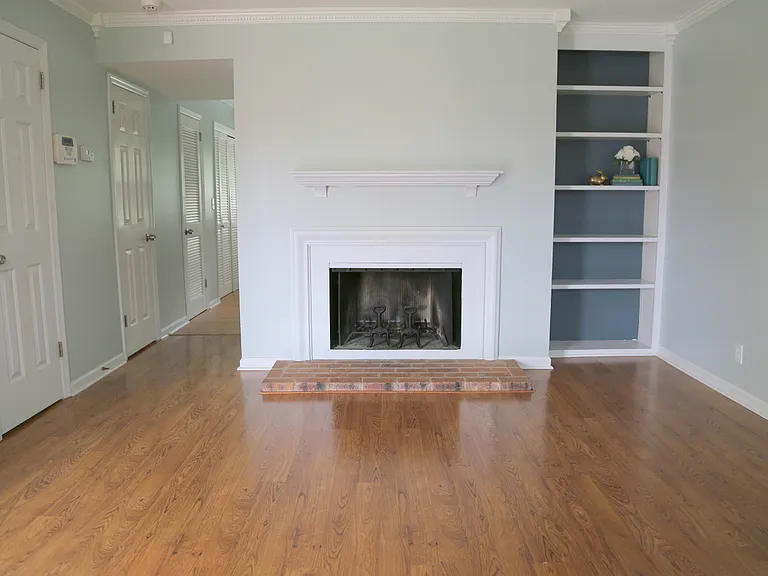 5856 Brentwood Trce — Photo 2