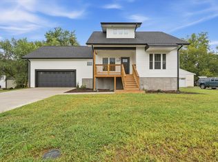 415 7th St, Vinton, VA 24179