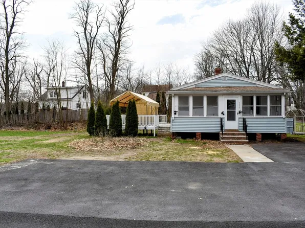 116 Pinckney St, Dracut, MA 01826