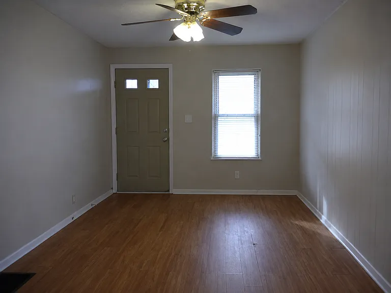 4052 Hillside Ave — Photo 3