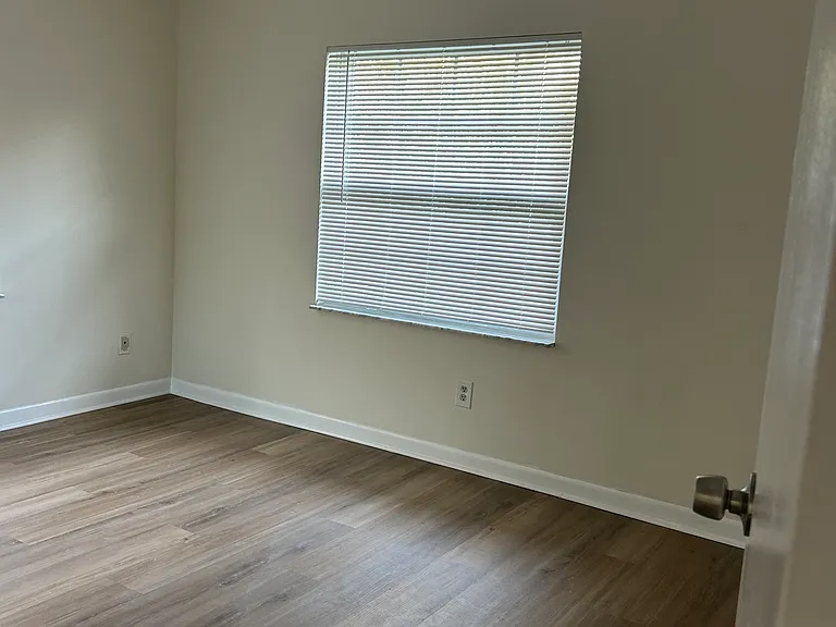 1218 Hickman Rd #13 — Photo 15