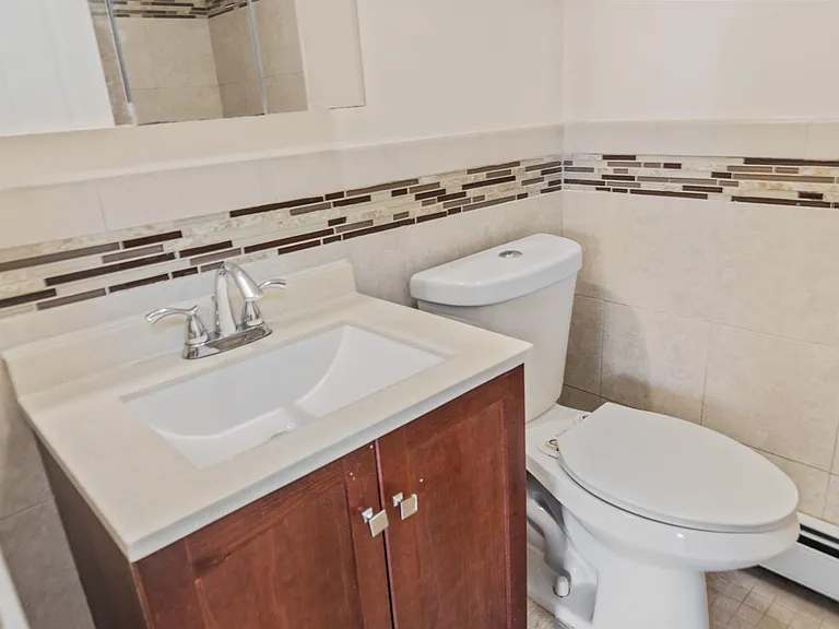 2 Westminster Ln #2 — Photo 17