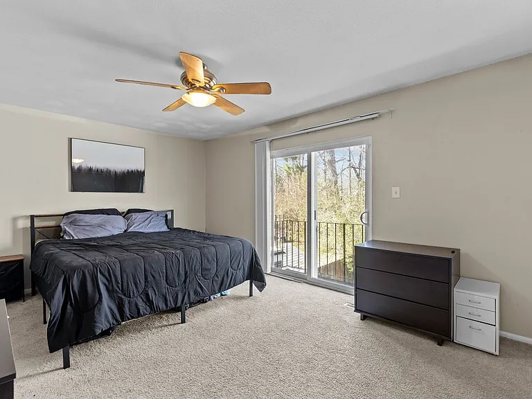 1221 Clydesdale Ln — Photo 12