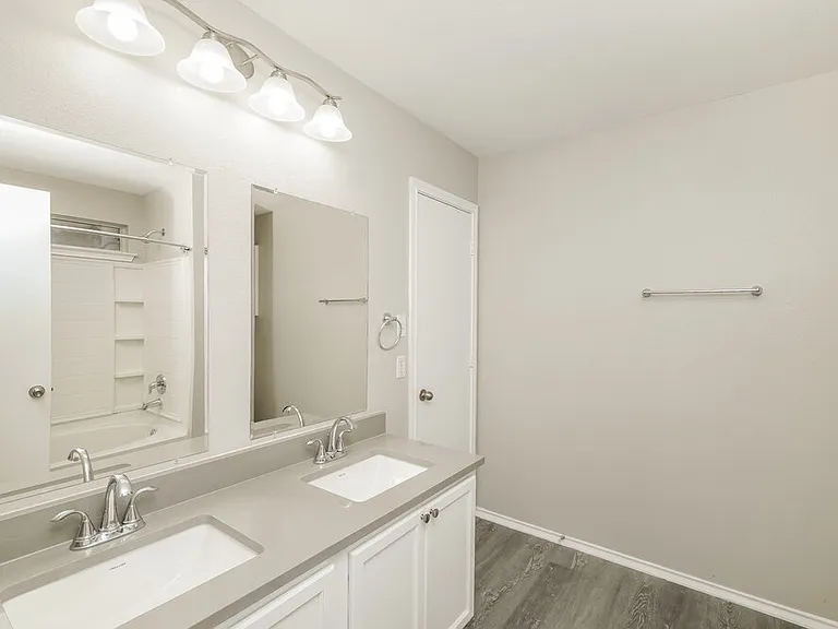 411 Saul St — Photo 11