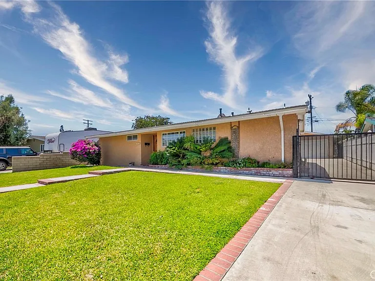 14621 Dalmatian Ave — Photo 41