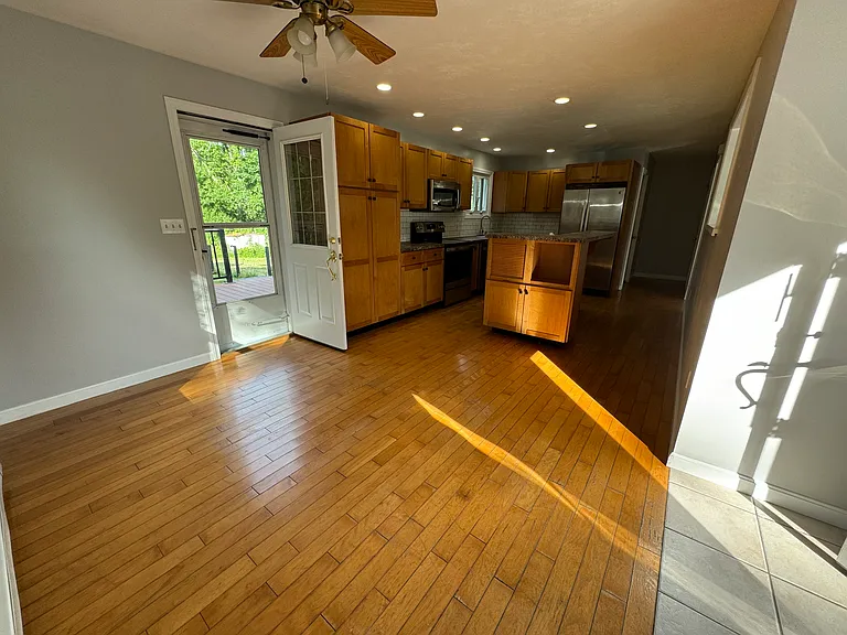 54 Goddard Memorial Dr — Photo 5