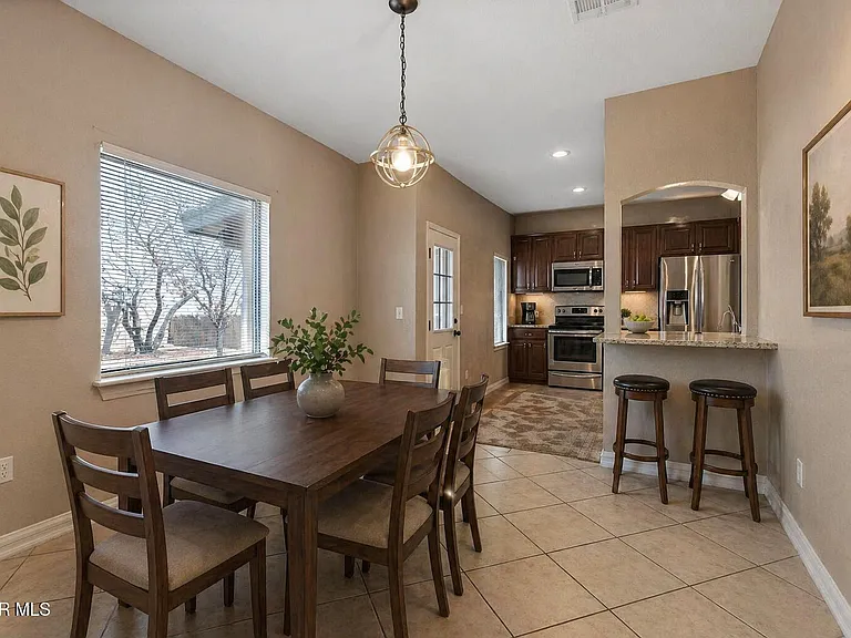 2120 Shreya St — Photo 5