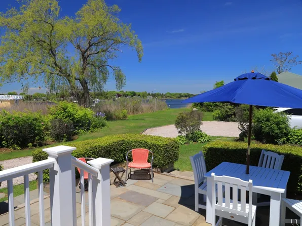 9 Pasadena Ave, Westerly, RI 02891