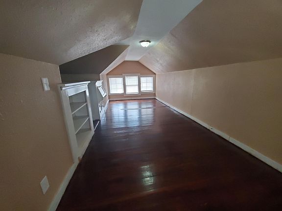 3rd image of 4017 Benton Blvd