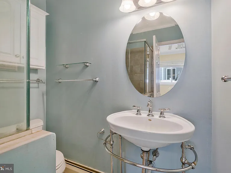304 Patrick St SW — Photo 8