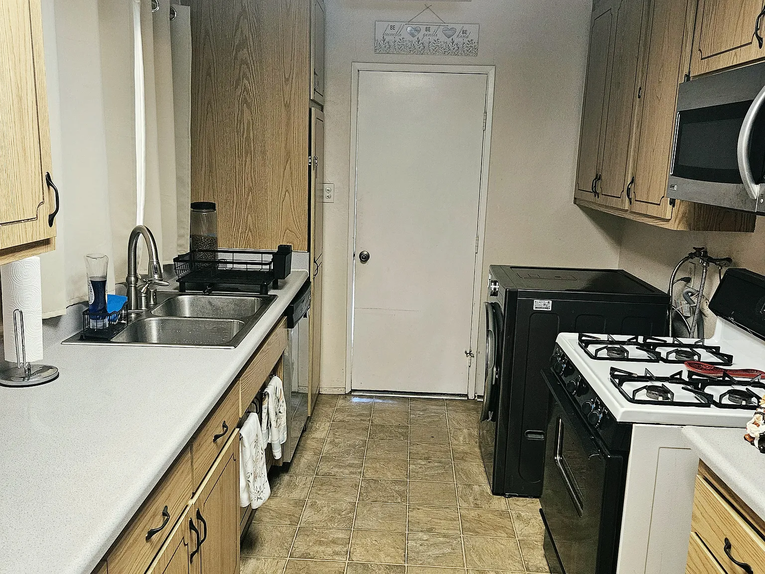 3 bed, 1270 sqft, $1,250 — Photo 4