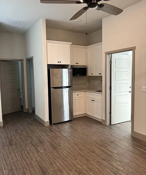 2418 Bastidas Dr — Photo 15