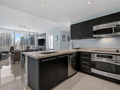 90 SW 3rd St APT 3401, Miami, FL, 33130