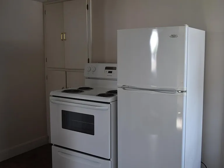 332 1/2 Garfield Ave — Photo 3
