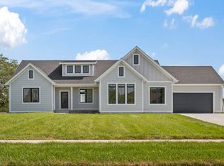 1208 S R St, Indianola, IA 50125