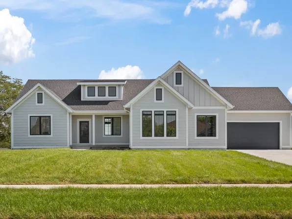 1208 S R St, Indianola, IA 50125
