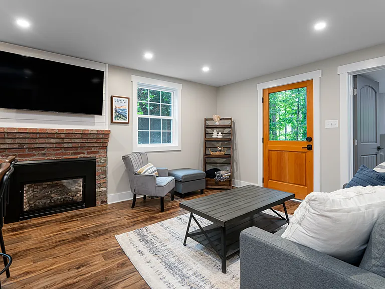 104 Pine Tree Dr — Photo 16