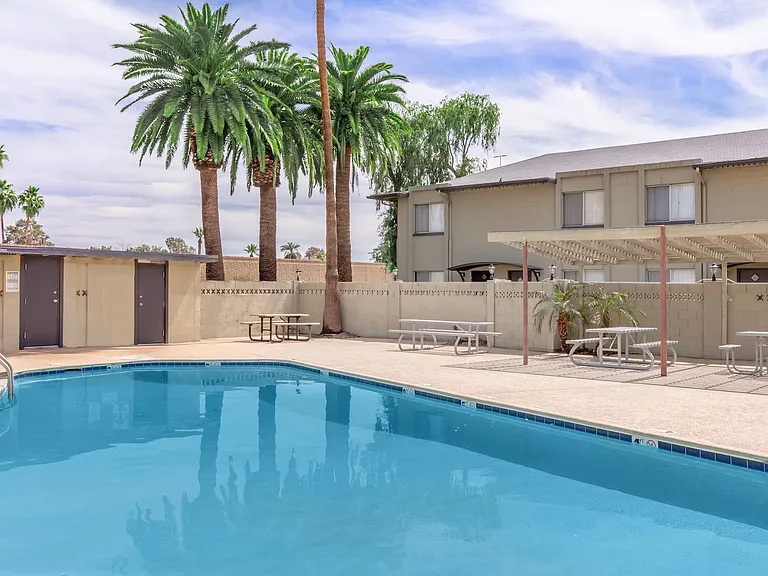 5726 N Black Canyon Hwy — Photo 3