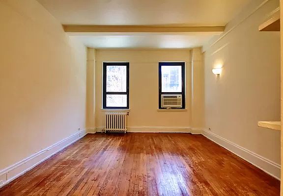 3rd image of 11 Waverly Pl Frnt 3E