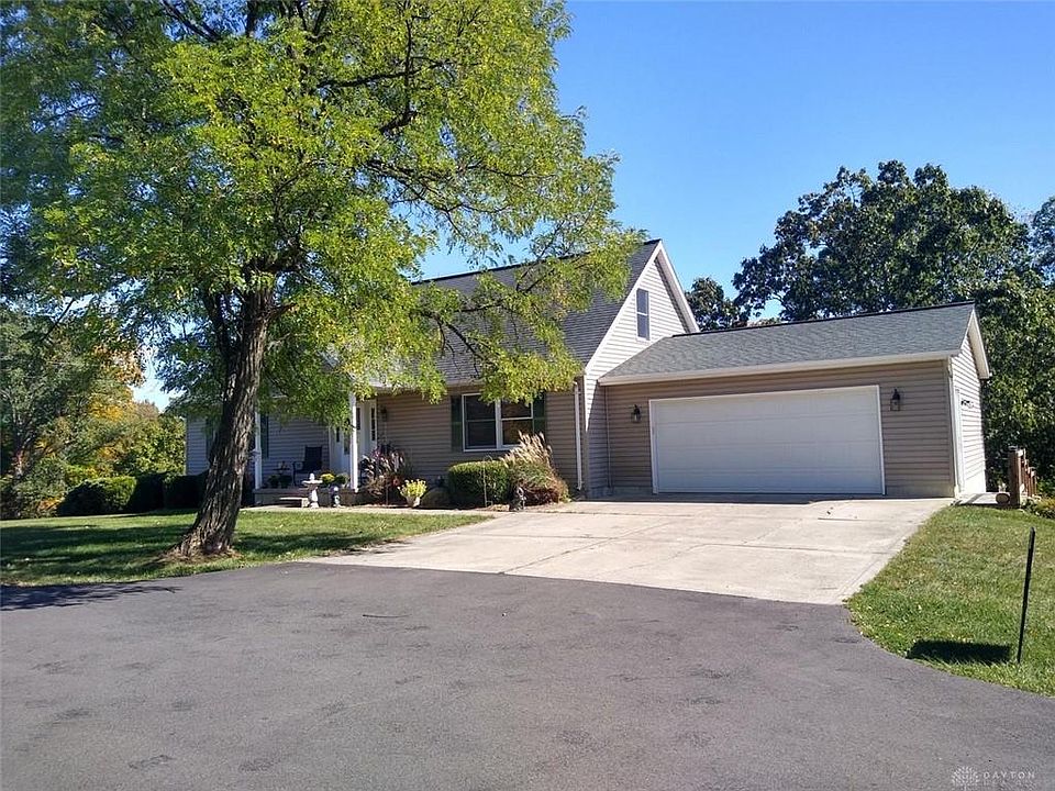 1st image of 9815 Roberts Dr