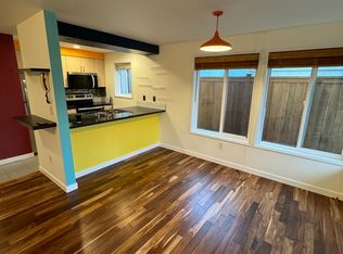 5909 SW Carroll St APT 101, Seattle, WA 98116